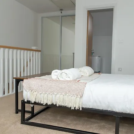 Entire In * Manchester