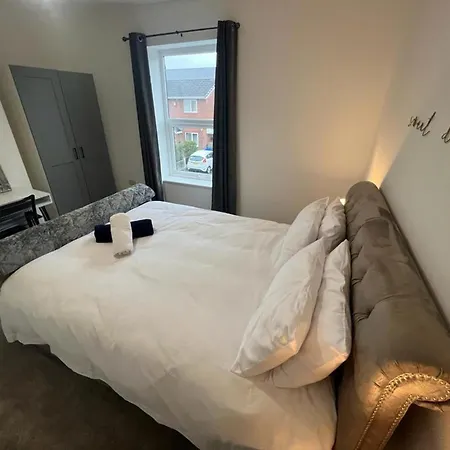 Stylish Renovated Near City Centre Manchester