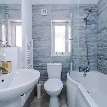 別荘 Large 4 Bedroom With Free Parking Near Mediacityuk マンチェスター