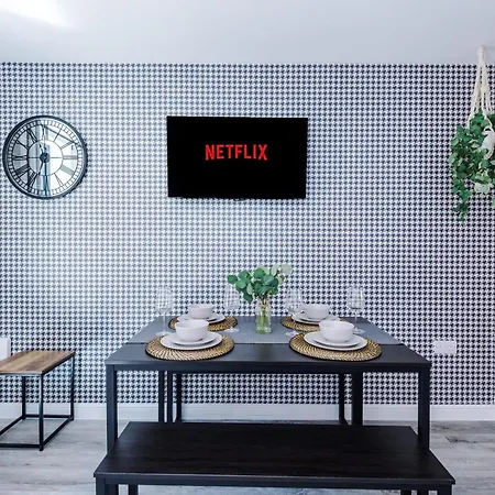 Rest&recharge At Waterway House Nyaraló Manchester