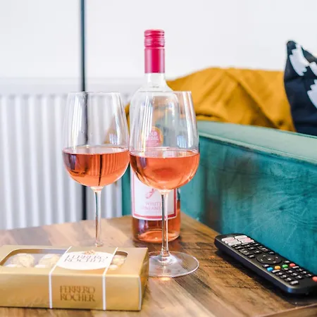 Rest&recharge At Waterway House 펜션 맨체스터