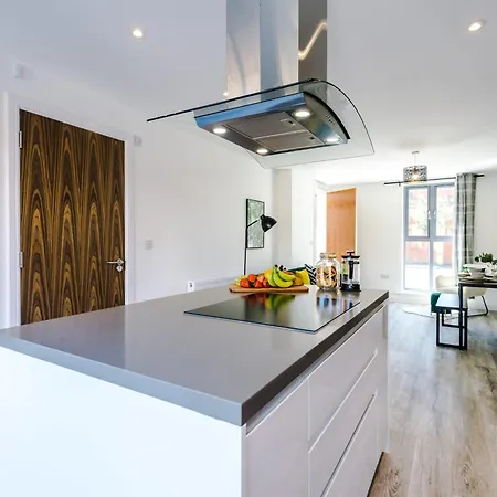 Rest&recharge At Waterway House Holiday home Manchester