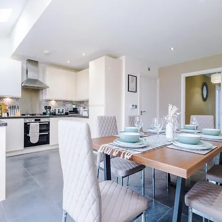 Hébergement de vacances R&r - Modern Townhouse Near Etihad & Centre