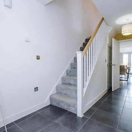 別荘 R&r - Modern Townhouse Near Etihad & Centre マンチェスター
