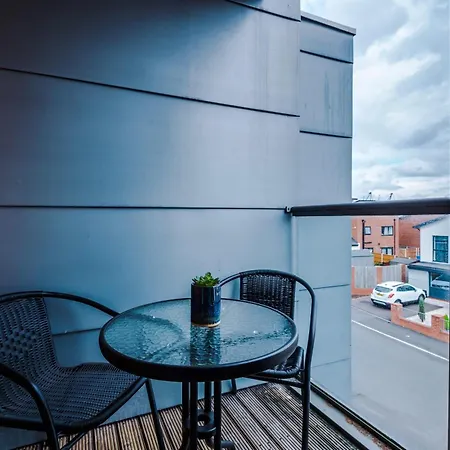 Townhouse 5mins To Centre And Etihad - Free Secure Parking *