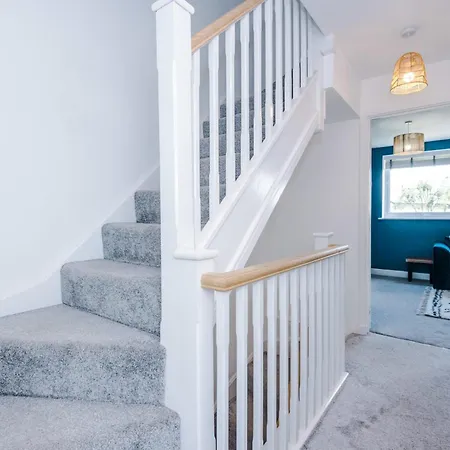 R&r - Modern Townhouse Near Etihad & Centre マンチェスター