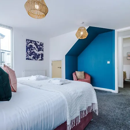 Townhouse 5mins To Centre And Etihad - Free Secure Parking *