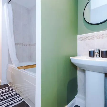 Rest&recharge At A Spacious Townhouse By The Etihad * مانشستر