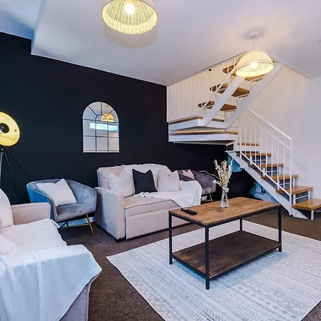 Rest&recharge At A Spacious Townhouse By The Etihad Casa vacanze *