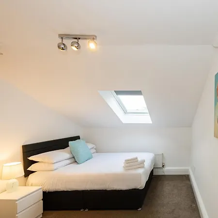 Apartman The Burton- Free Gated Parking *