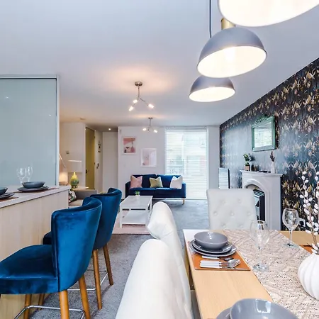 Holiday home Coop Live Arena & Etihad Stadium 3bedroom House W Secure Parking By Rest&recharge Manchester