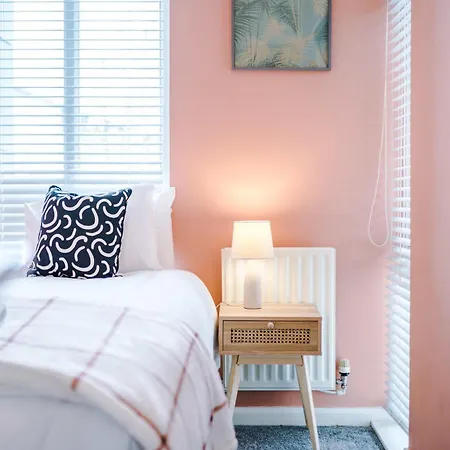 Coop Live Arena & Etihad Stadium 3bedroom House W Secure Parking By Rest&recharge Holiday home