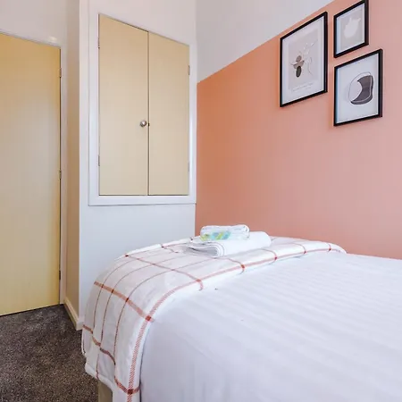 Holiday home Coop Live Arena & Etihad Stadium 3bedroom House W Secure Parking By Rest&recharge Manchester
