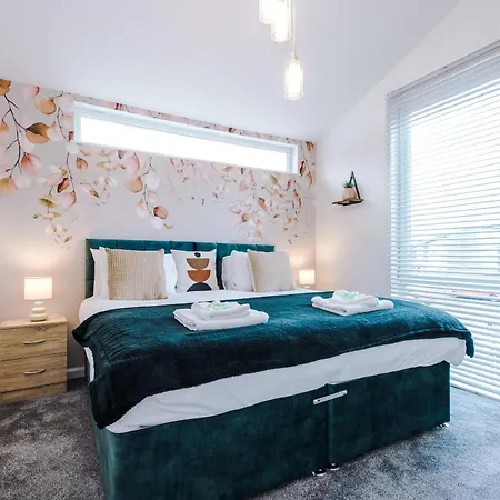 Holiday home Coop Live Arena & Etihad Stadium 3bedroom House W Secure Parking By Rest&recharge Manchester