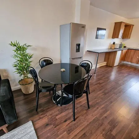 Apartment Lovely 3 Bed Close To Centre By Superhost Manchester