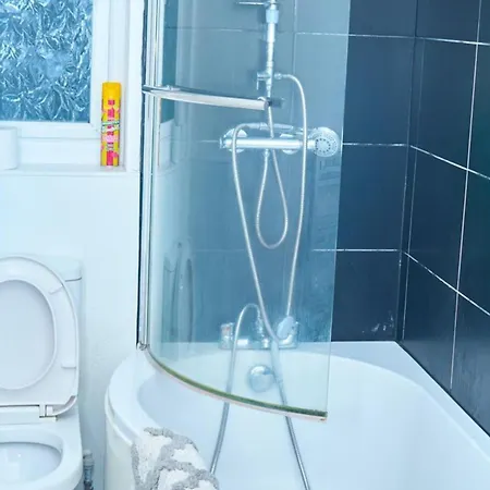 2dbed Close To Etihad Coop Live Μάντσεστερ