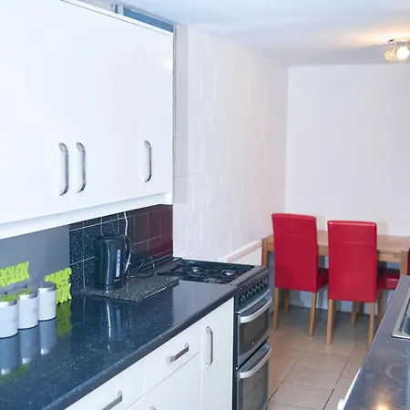 2dbed Tv Closetolocalsights Holiday home *