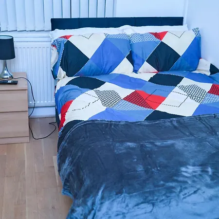 2dbed Tv Closetolocalsights Holiday home *