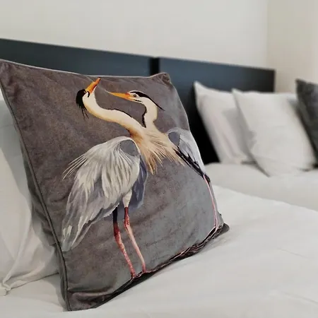 Modern 4 Bed House - Free Parking マンチェスター