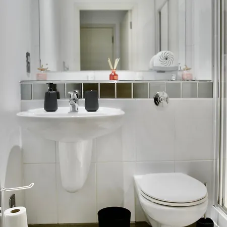 Lux 2bed Ao Arena Apartment, Centre Apartment
