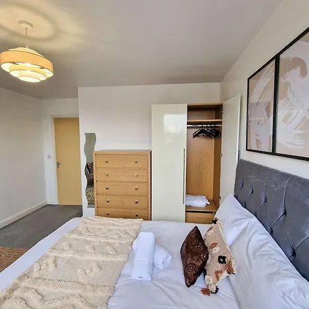 3 Bed Free Parking Near Centre * Mánchester