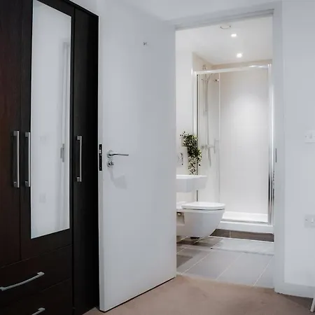 Lejlighed Elegant 2 Bedroom 2 Bathroom With Free Parking,city Centre