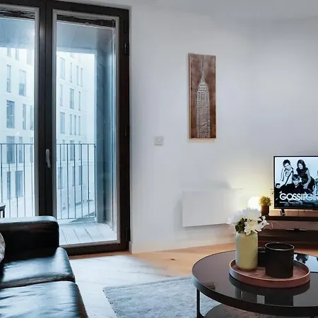 Lägenhet Elegant 2 Bedroom 2 Bathroom With Free Parking,city Centre