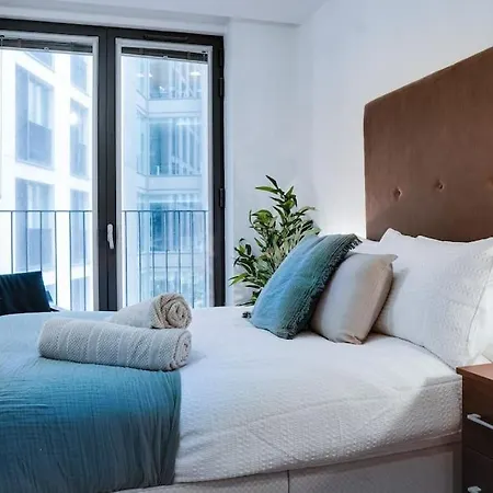 Elegant 2 Bedroom 2 Bathroom With Free Parking,city Centre Lägenhet *