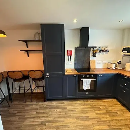 Modern 4-bed House Free Parking Walking Distance To Coop Live , Etihad, Ancoats And Centre Дом отдыха *