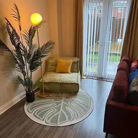 Дом отдыха Modern 4-bed House Free Parking Walking Distance To Coop Live , Etihad, Ancoats And Centre Манчестер