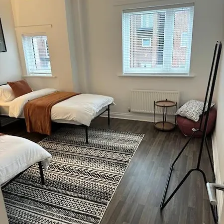 Modern 4-bed House Free Parking Walking Distance To Coop Live , Etihad, Ancoats And Centre * Манчестер