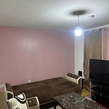 Lively 1 Bed Flat * Manchester