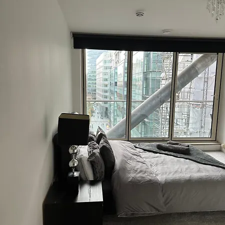 Spinning Fields Luxury Apartament Manchester