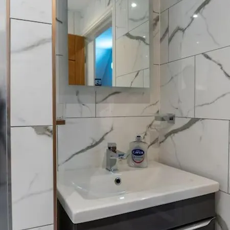 Luxury 4 Bedroom Manchester