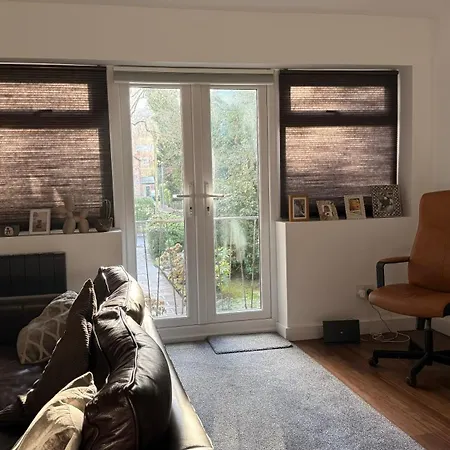 8 Riversdale King Size Manchester