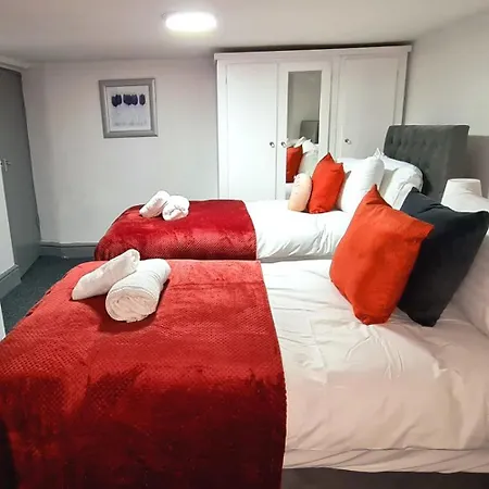 Holiday home Large Victorian House 15 Minutes From Centre *