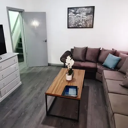 Large Victorian House 15 Minutes From Centre Μάντσεστερ