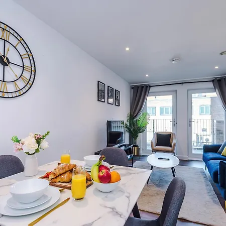 The Waterside Retreat *