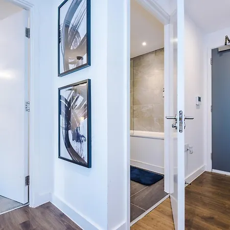 The Waterside Retreat *