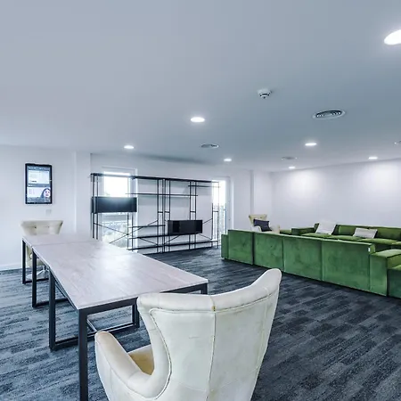 The Waterside Retreat מנצ'סטר