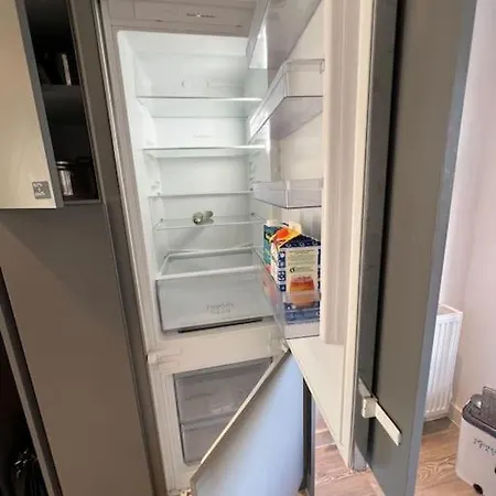 شقة Large Ensuite In With Free Parking