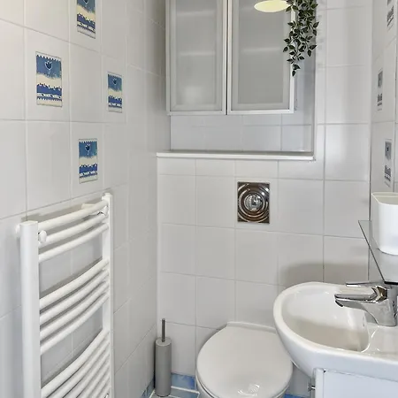 Cozy - 2 Beds, Sleeps 5, Free Parking! Lejlighed Manchester