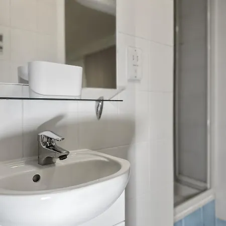 Cozy - 2 Beds, Sleeps 5, Free Parking! Apartment Manchester