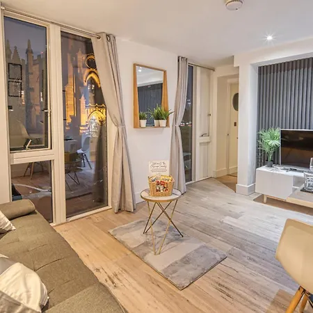 The Cityscape -by Parydise Ltd - Modern 1 Bed - Sleeps 3 - Ideal For Business Or Leisure Stays!