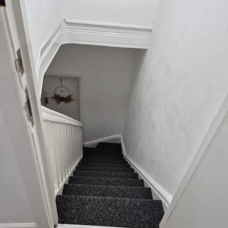 Apartment Affordably Elegant Close To Coop Live, Etihad Stadium And Centre