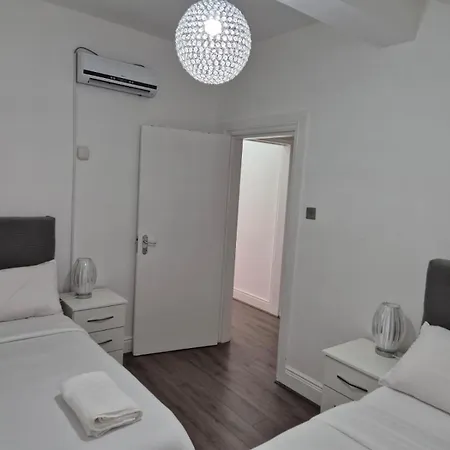 Apartamento Affordably Elegant Close To Coop Live, Etihad Stadium And Centre
