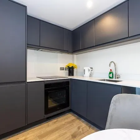 Mint & Modern Refreshing Escape Apartment