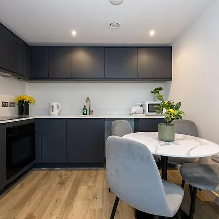 Apartment Mint & Modern Refreshing Escape *