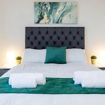Mint & Modern Refreshing Escape * Manchester