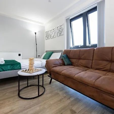 Apartment Mint & Modern Refreshing Escape *